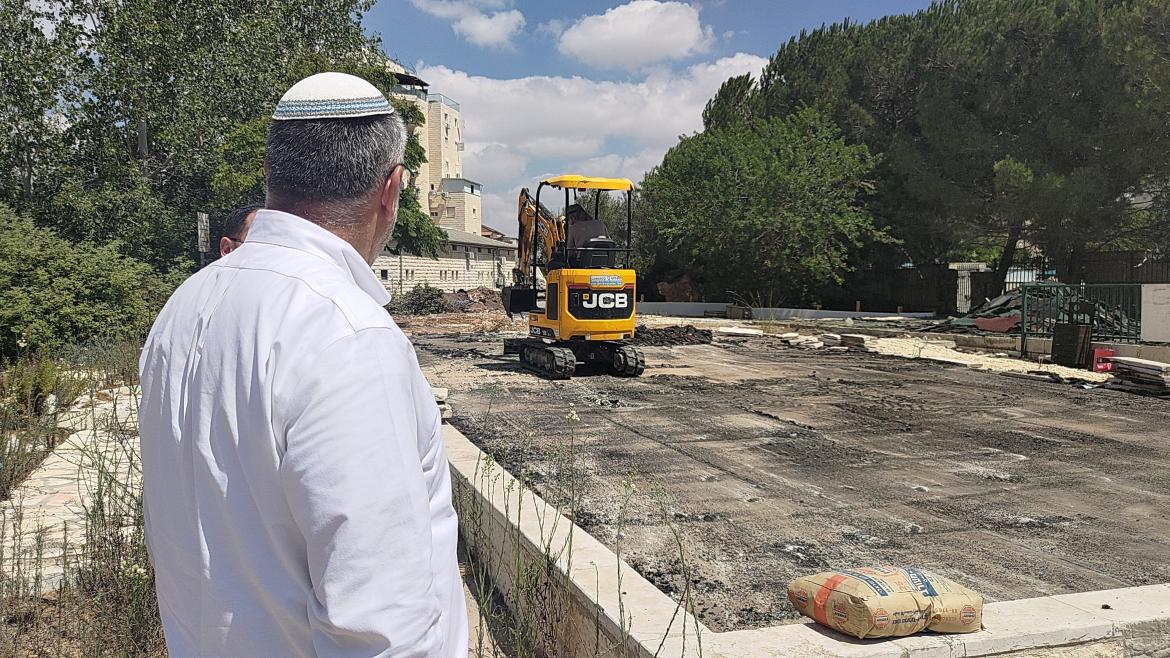 ראש המועצה בגן הסלע