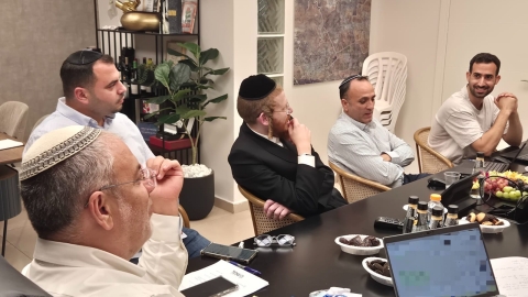 צילום_-_דוברות_מעוצת_גבעת_זאב_(2).jpg