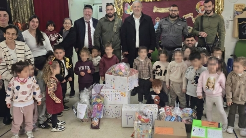ילדי גבעת זאב מחבקים את החיילים מאות משלוחי מנות הוכנו לחיילים (3).jpeg