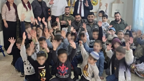 ילדי גבעת זאב מחבקים את החיילים מאות משלוחי מנות הוכנו לחיילים (1).jpeg
